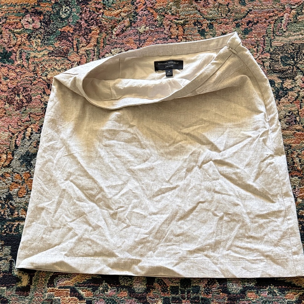 Banana Republic Light Cream Linen-Blend Mini Skirt